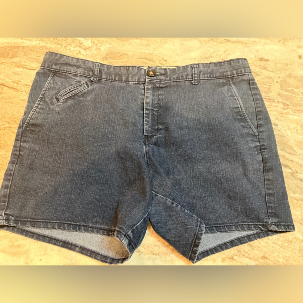Dockers Dark Wash Denim Shorts Women 38 Waist Casual Mid Length Jean Shorts
